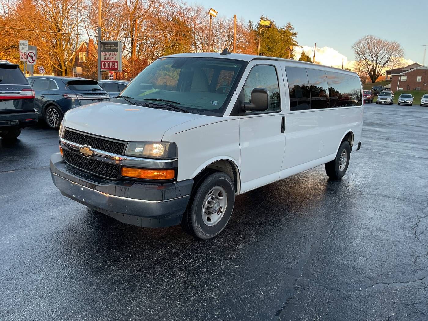 2019 CHEVROLET Express