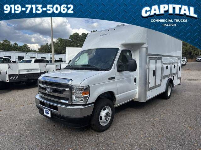2026 FORD E-450