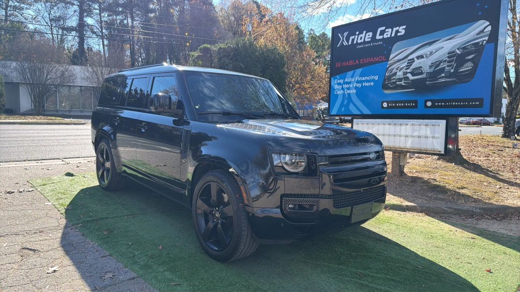 2024 LAND ROVER Defender