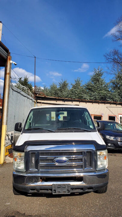 2009 FORD E-250