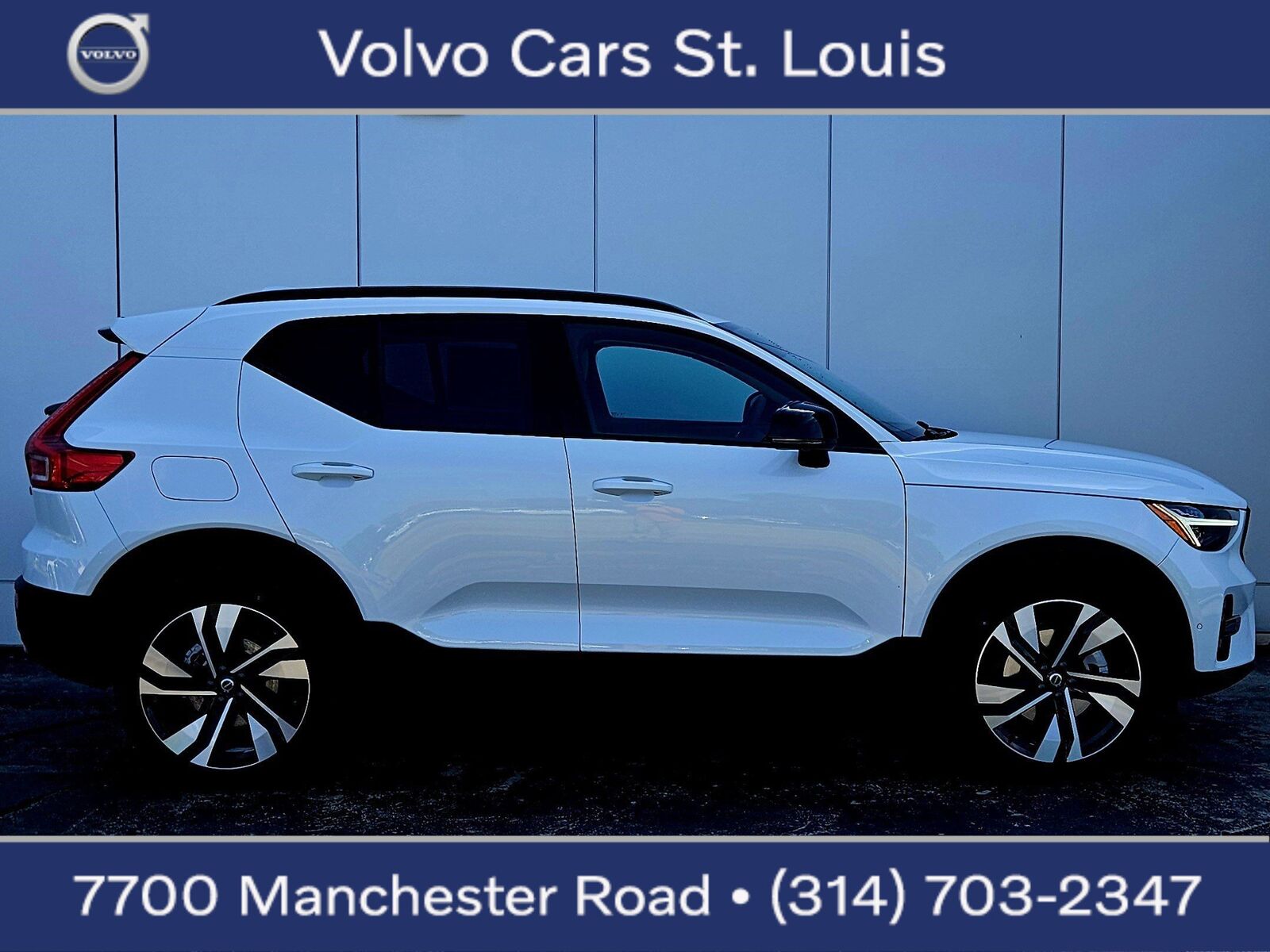2026 VOLVO XC40