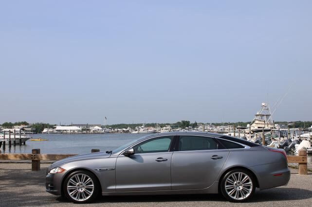 Jaguar XJ