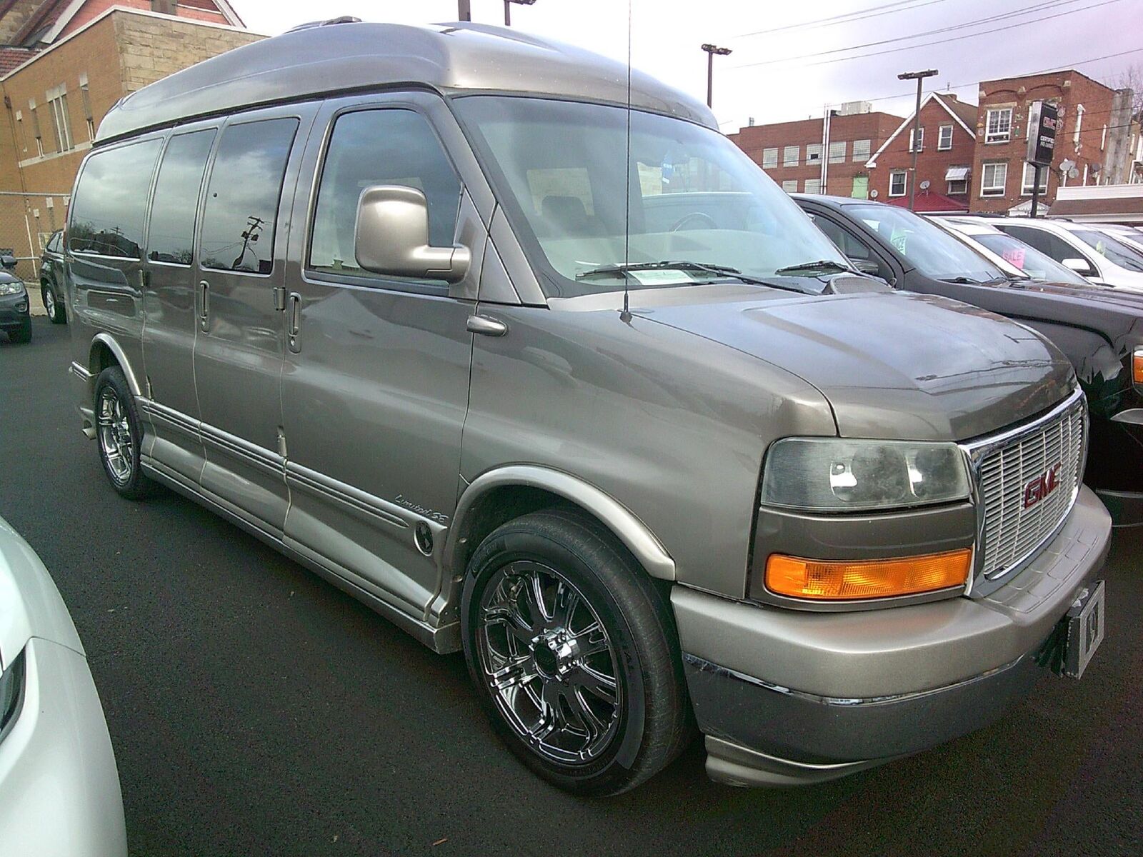 GMC Savana