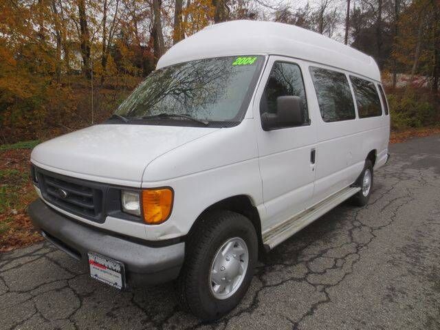 2004 FORD E-350