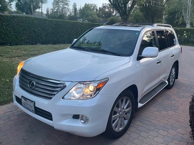 2011 LEXUS LX