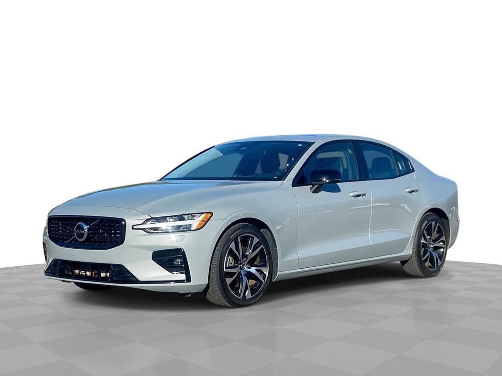 2024 VOLVO S60