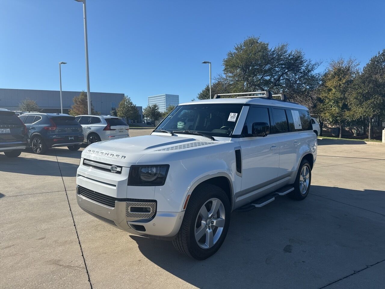 2023 LAND ROVER Defender