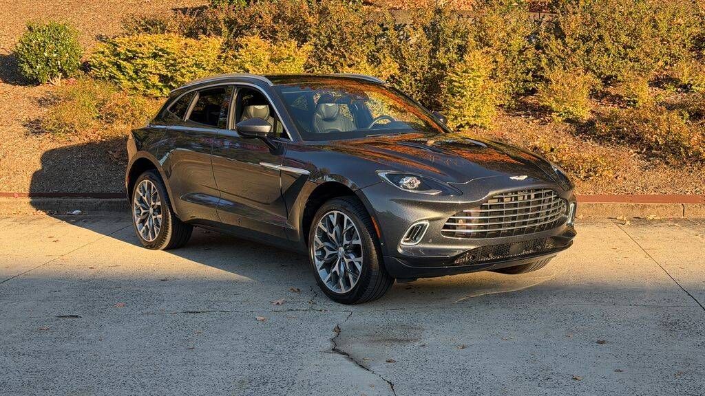 2022 ASTON MARTIN DBX