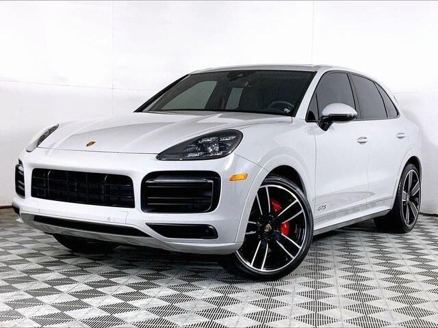 2022 PORSCHE Cayenne