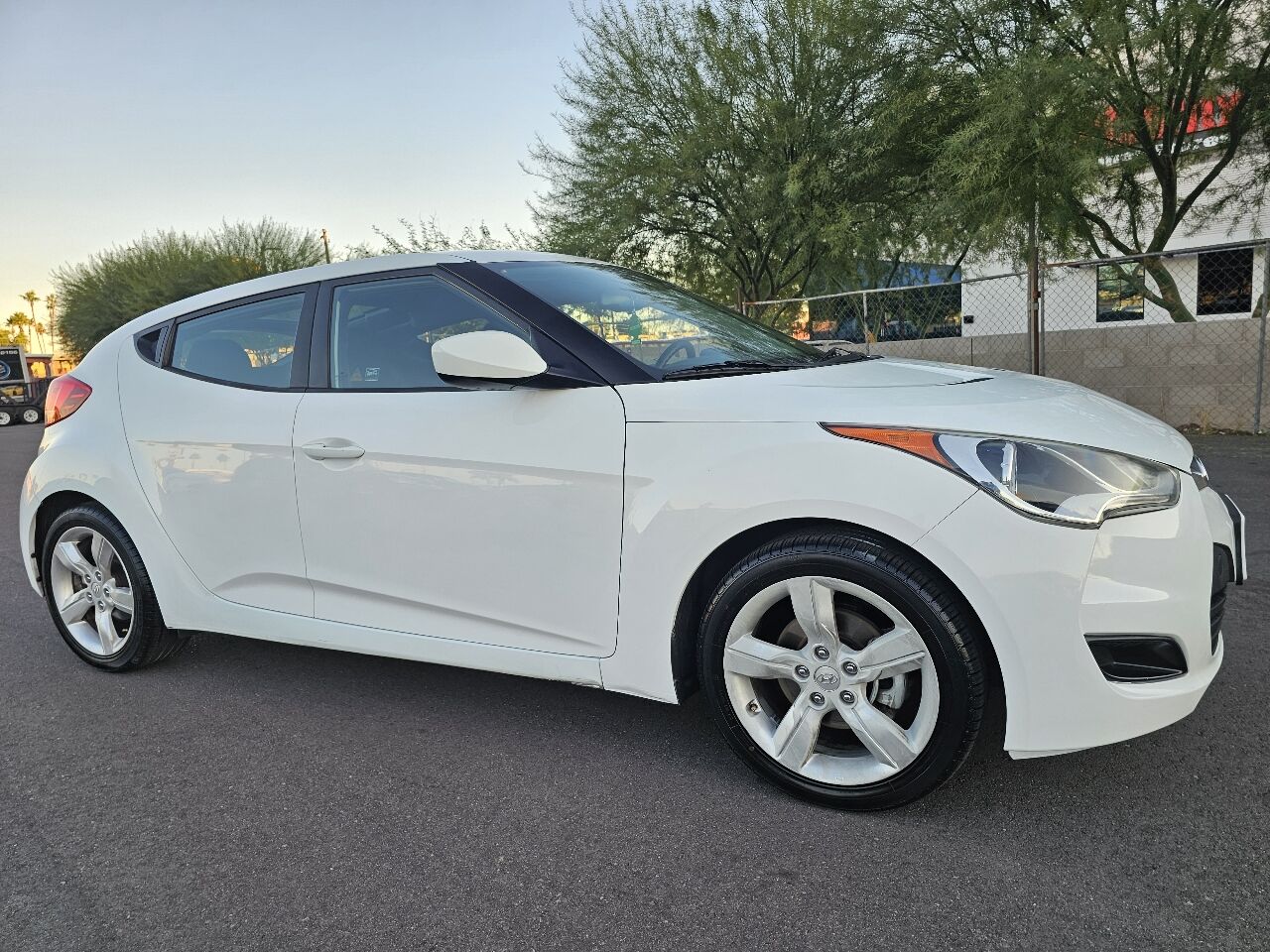 Hyundai Veloster