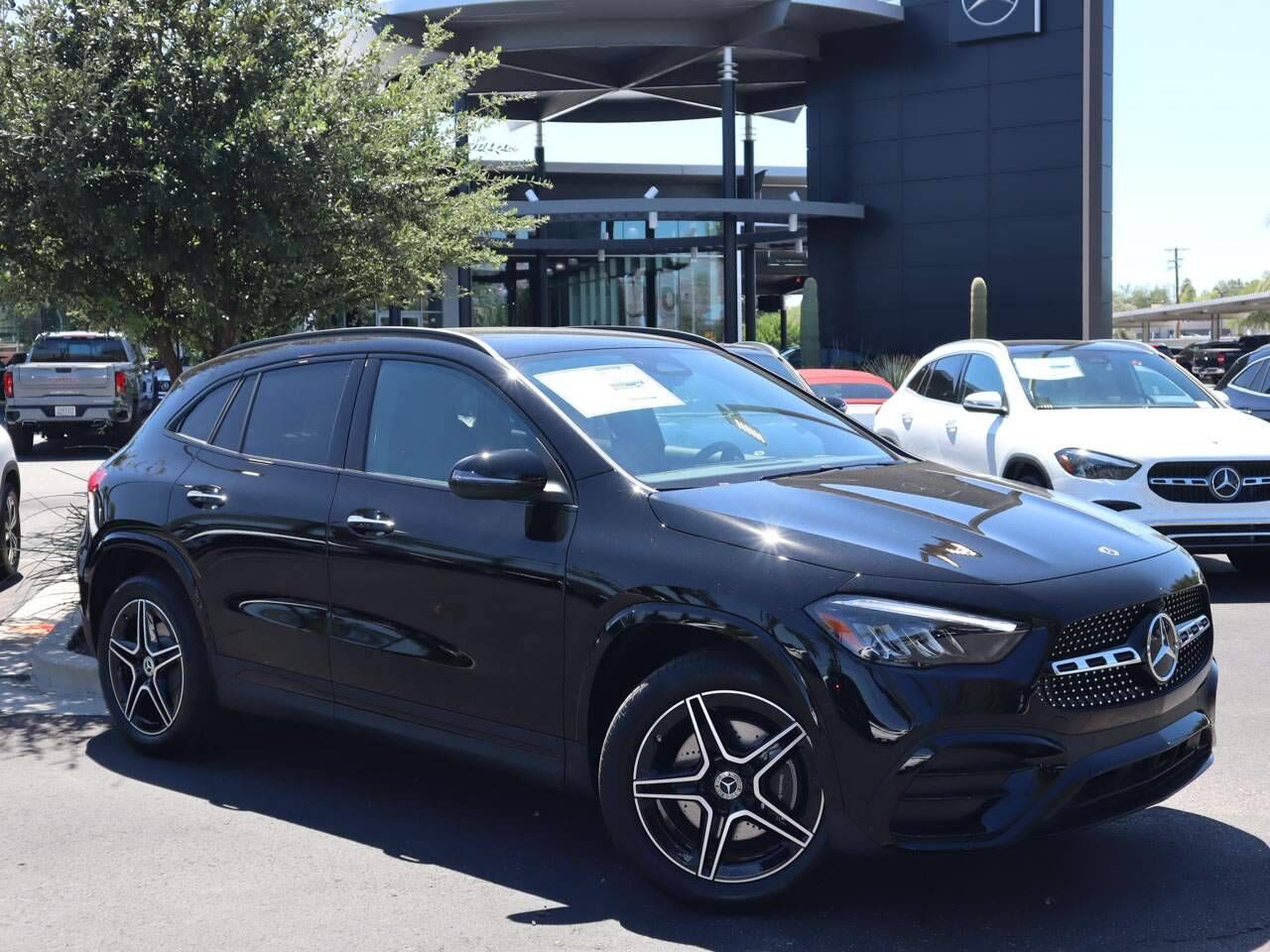 2025 MERCEDES-BENZ GLA-Class