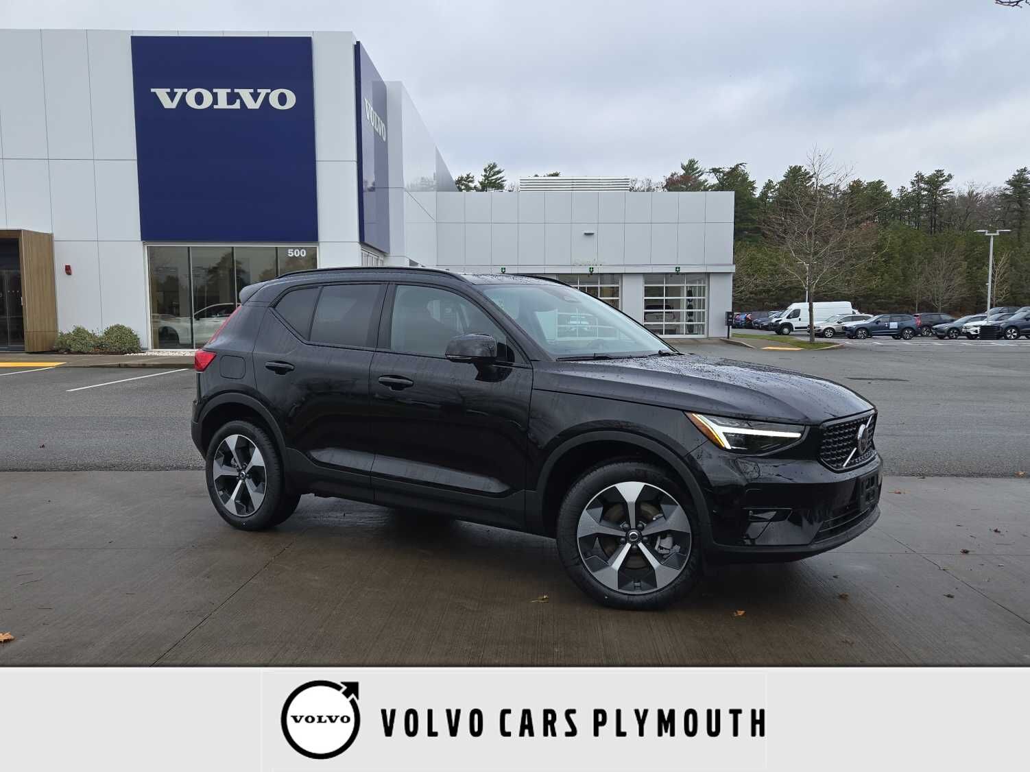 2026 VOLVO XC40
