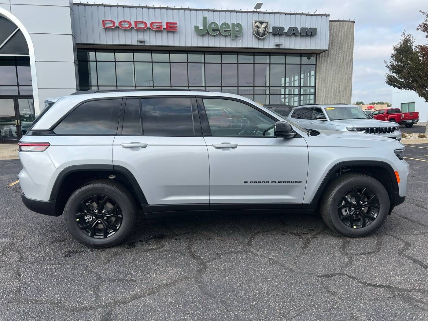 2025 JEEP Grand Cherokee
