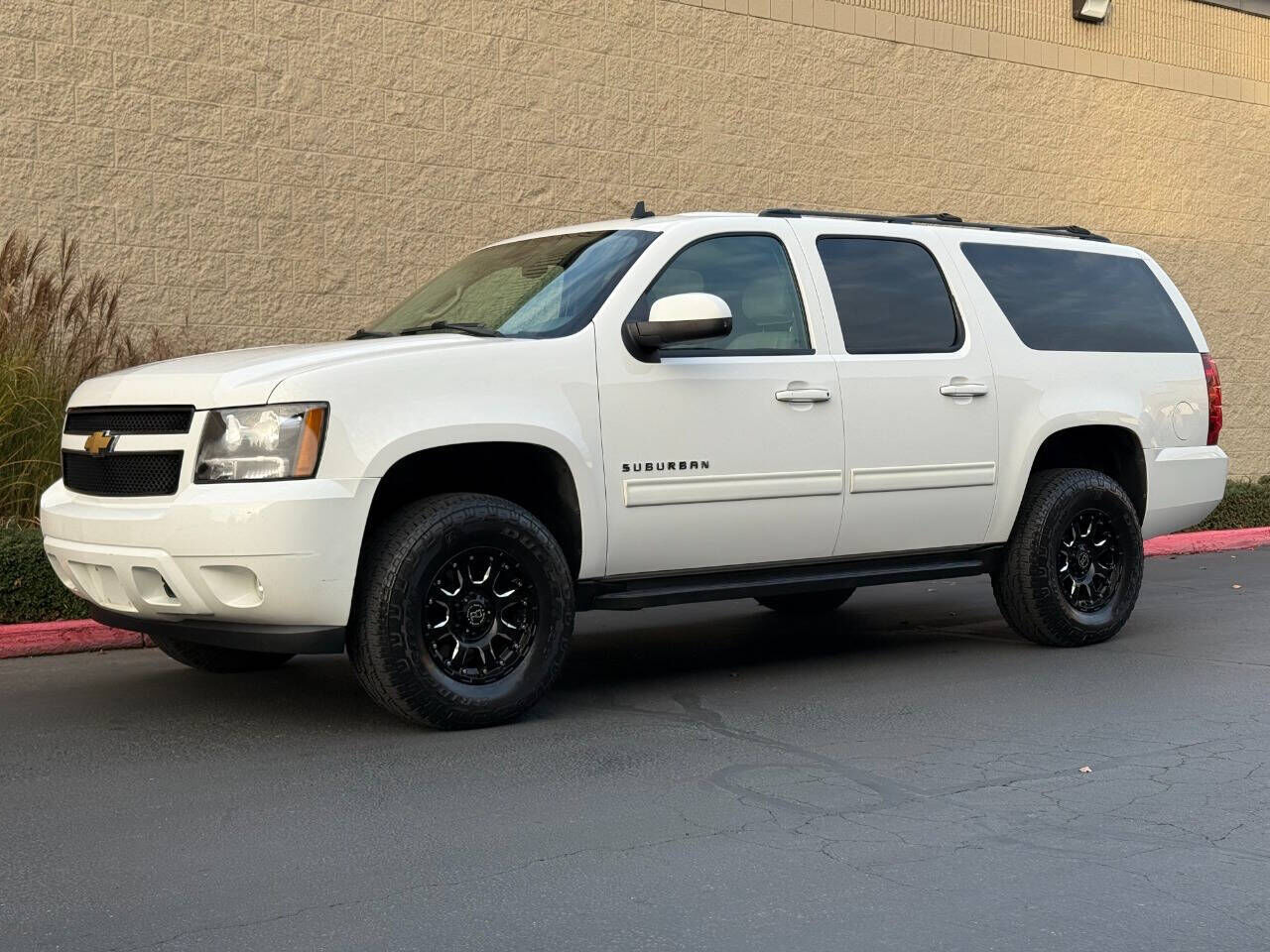 2014 CHEVROLET Suburban