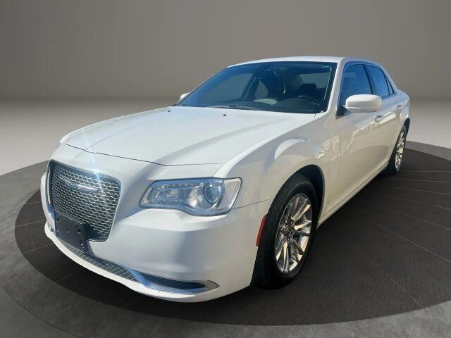2019 CHRYSLER 300
