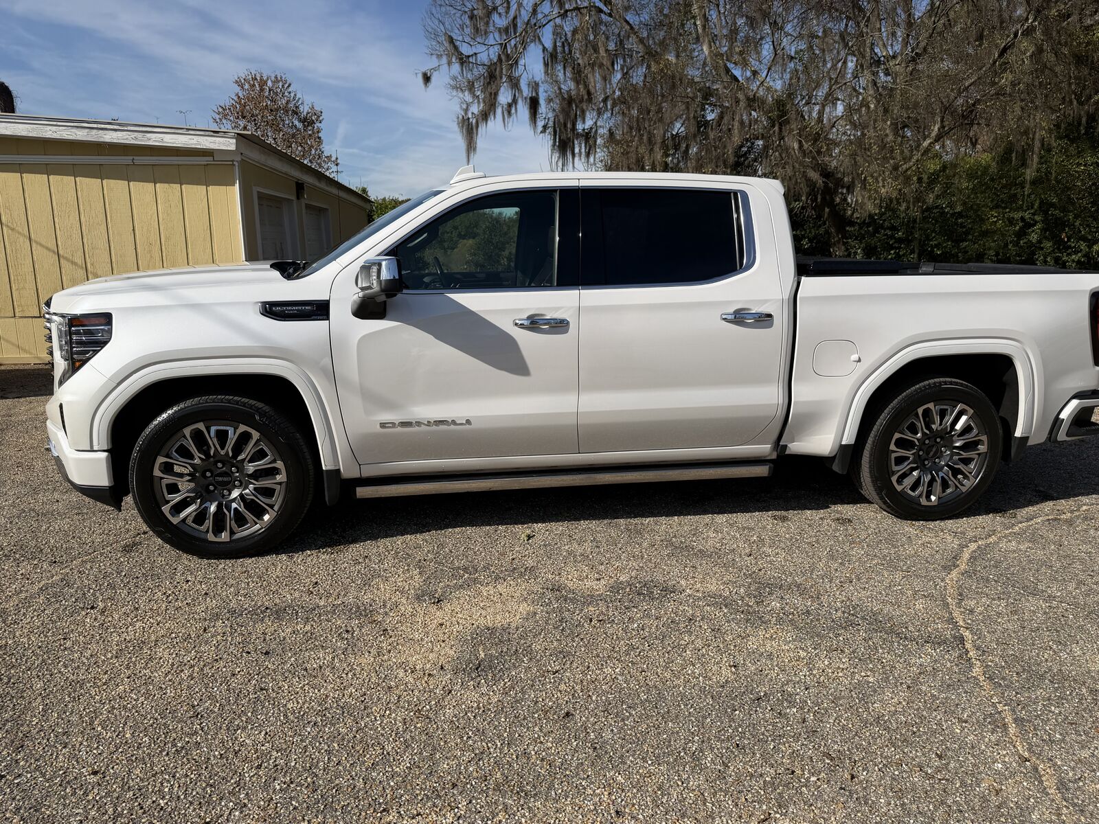 2023 GMC Sierra