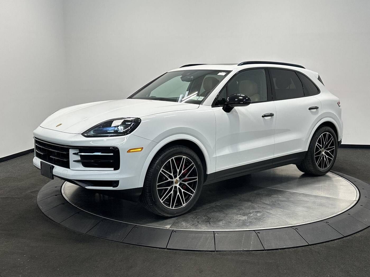 2024 PORSCHE Cayenne