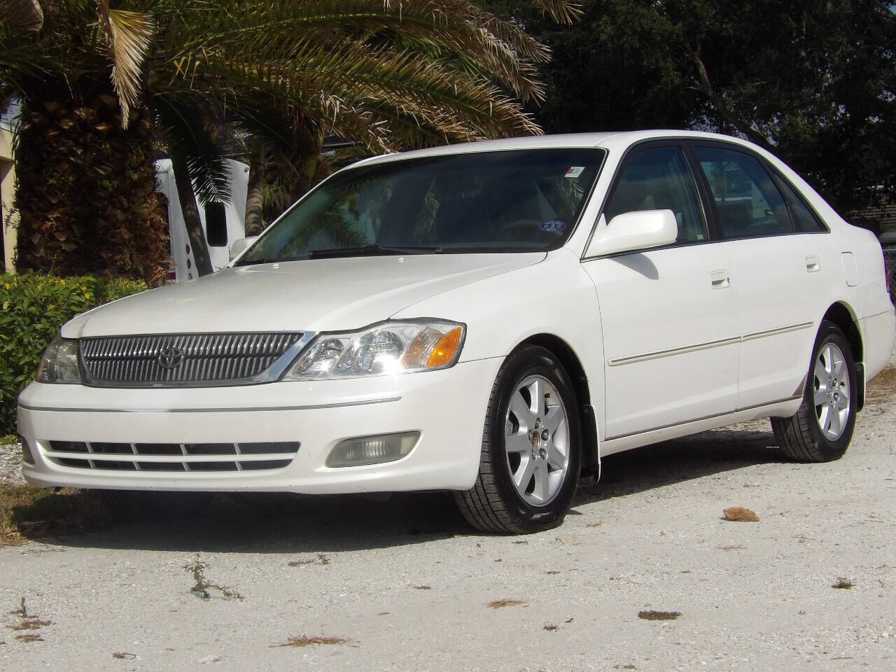2002 TOYOTA Avalon