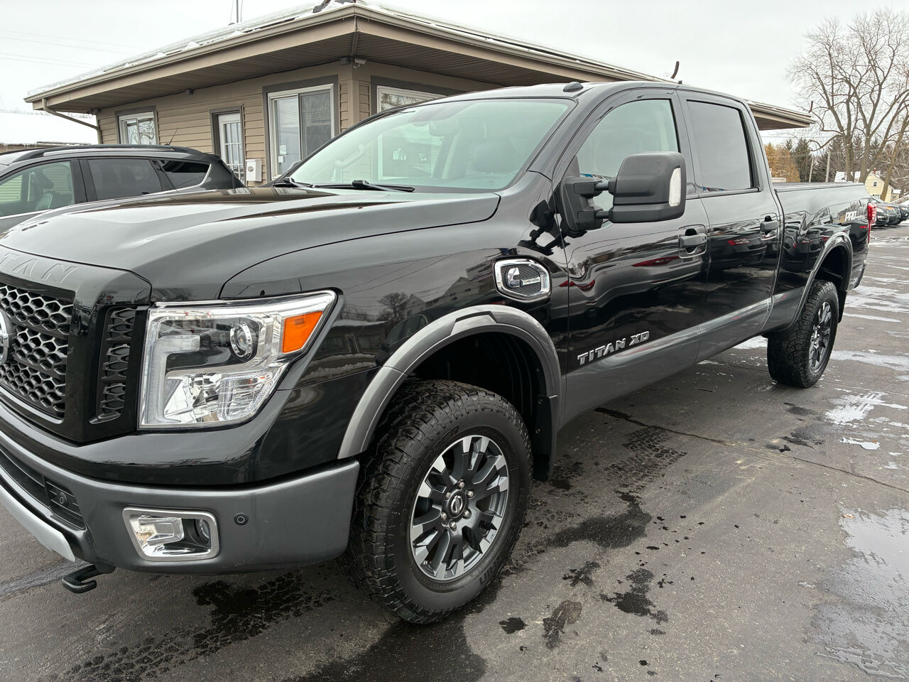 2016 NISSAN Titan