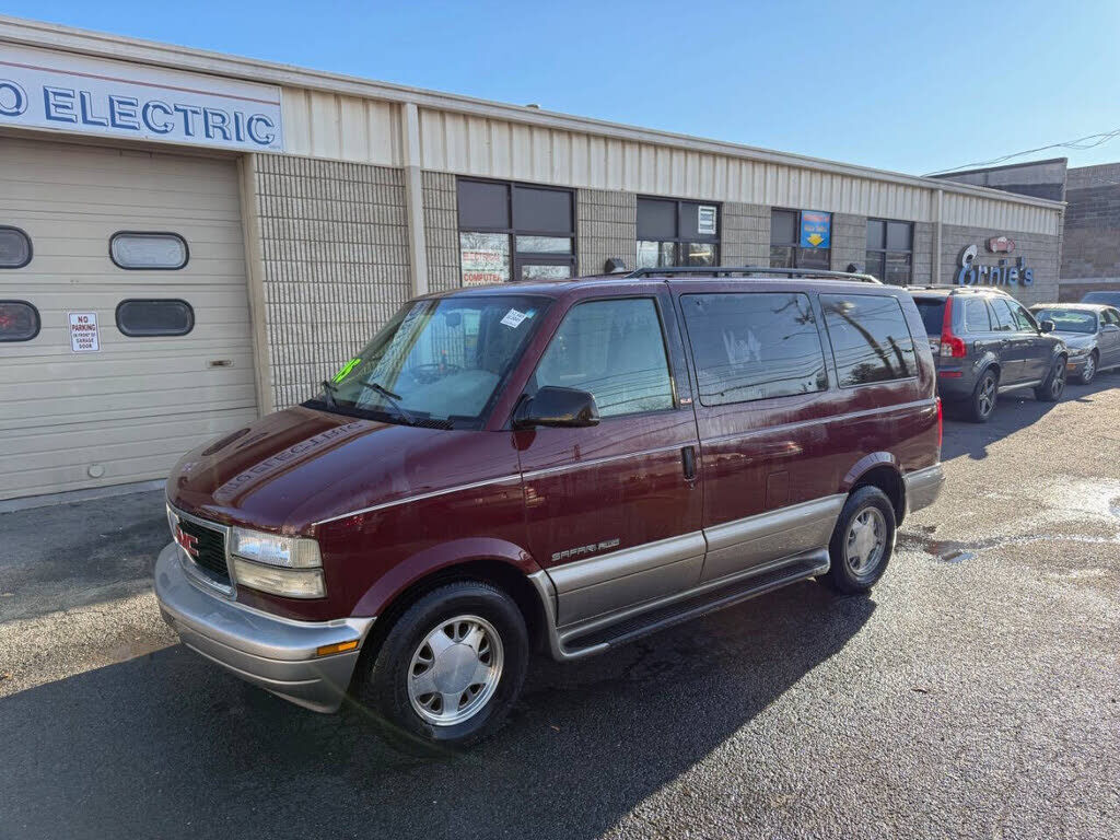 GMC Safari
