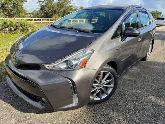 Toyota Prius V