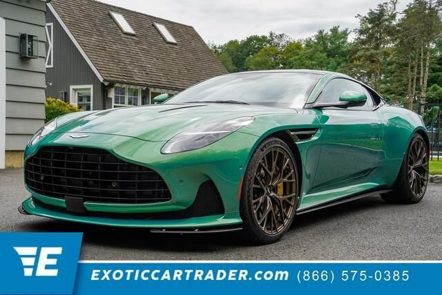 2025 ASTON MARTIN DB12