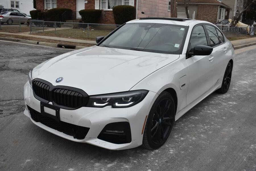 2022 BMW 330e