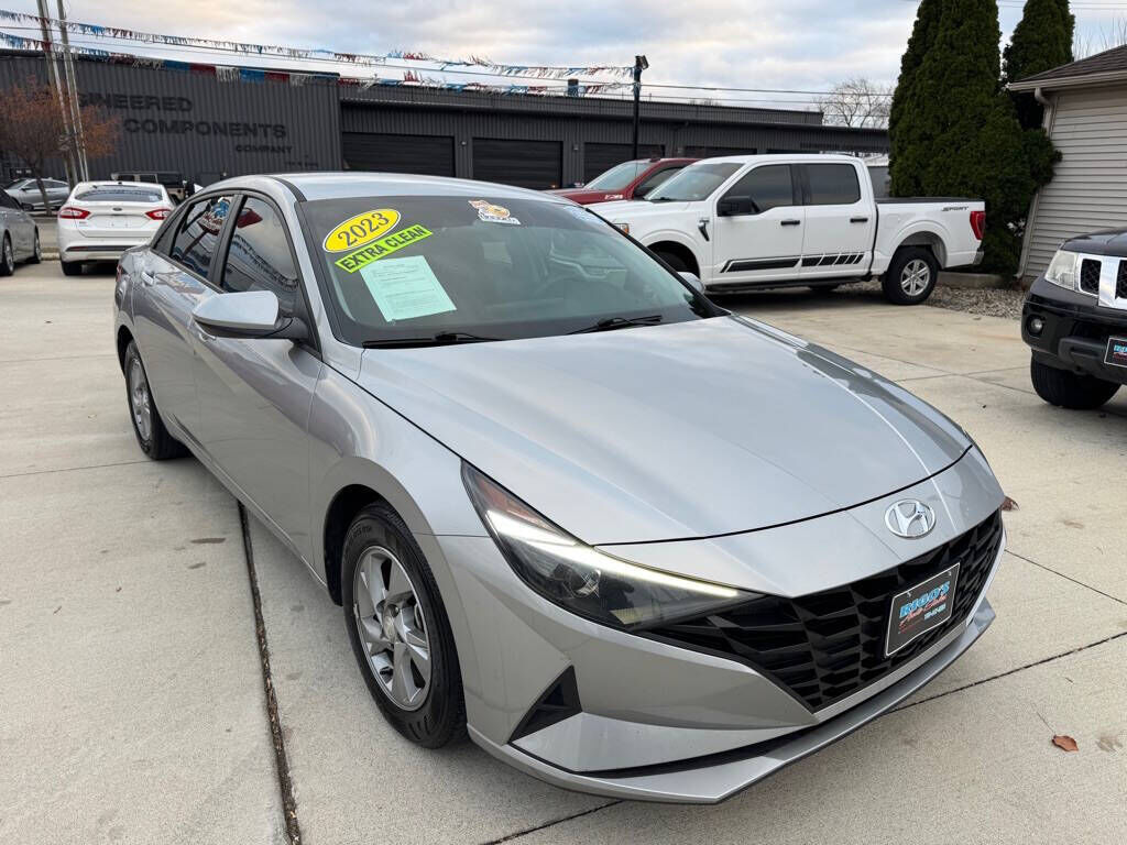 2023 HYUNDAI Elantra