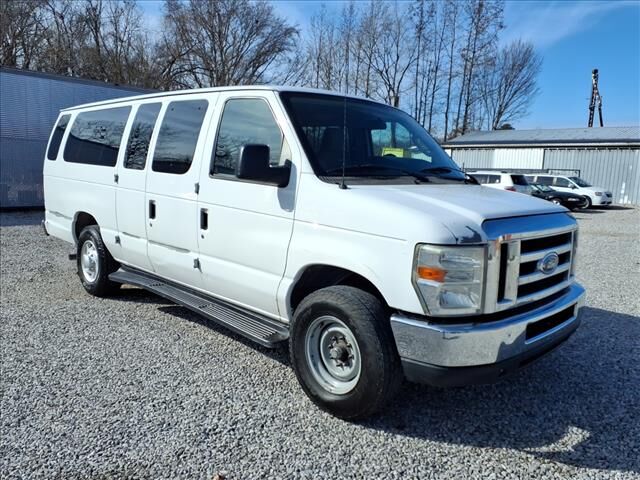 2013 FORD E-350