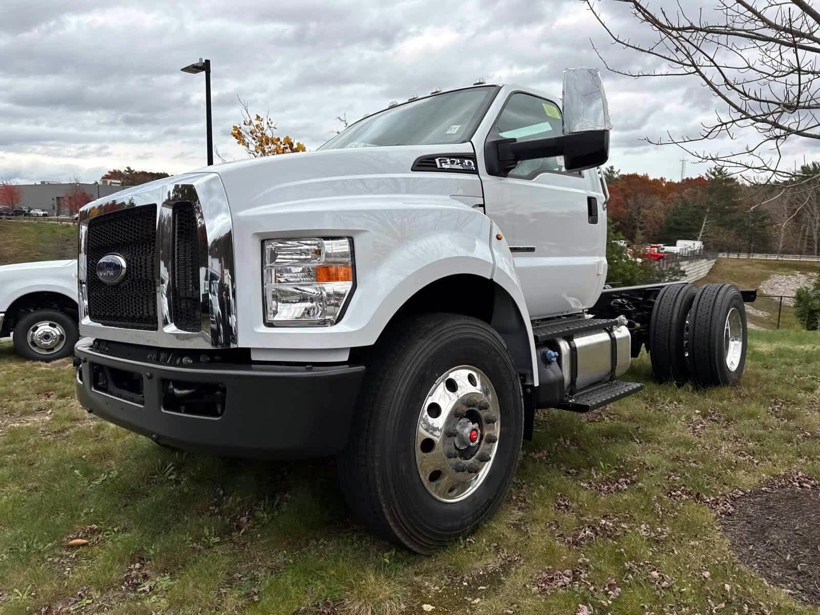 2025 FORD F-750