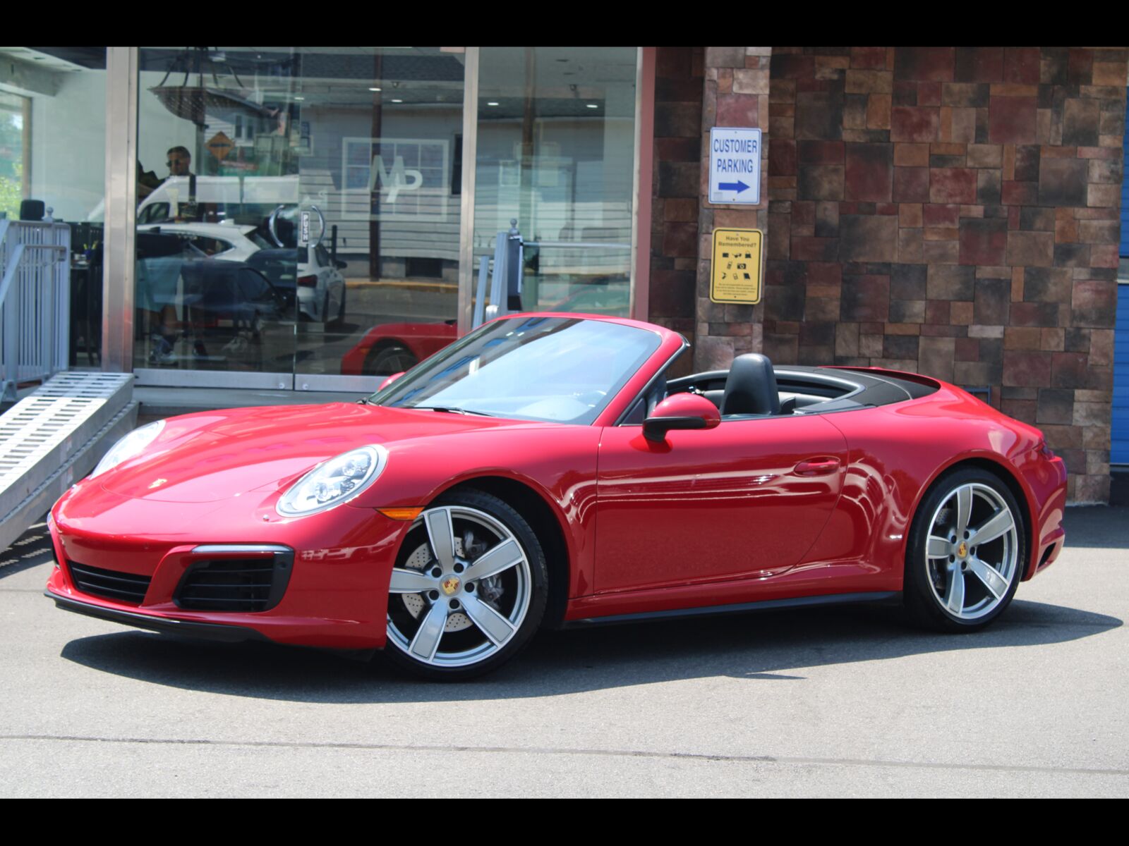 2017 PORSCHE 911