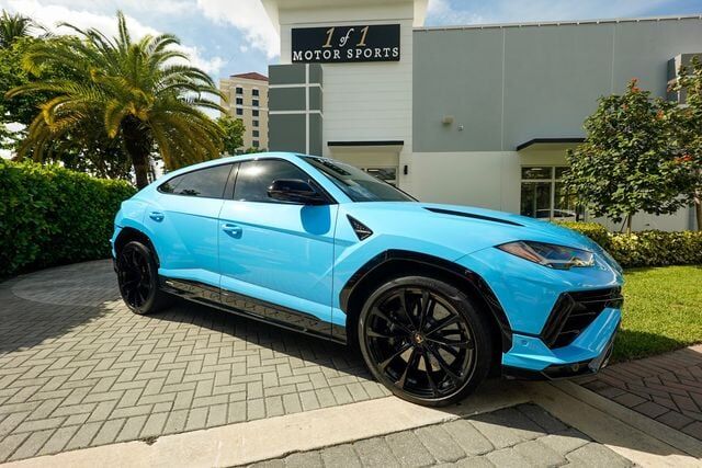 2024 LAMBORGHINI URUS