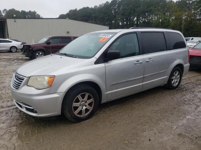 2012 CHRYSLER Town and Country