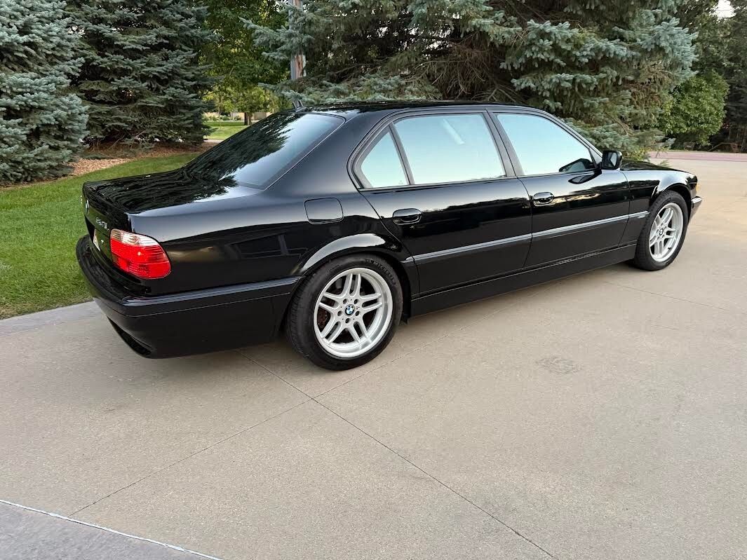 BMW 750i