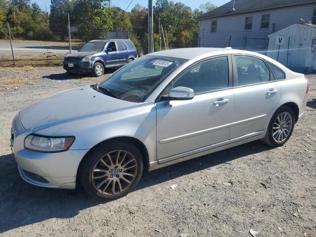 2011 VOLVO S40