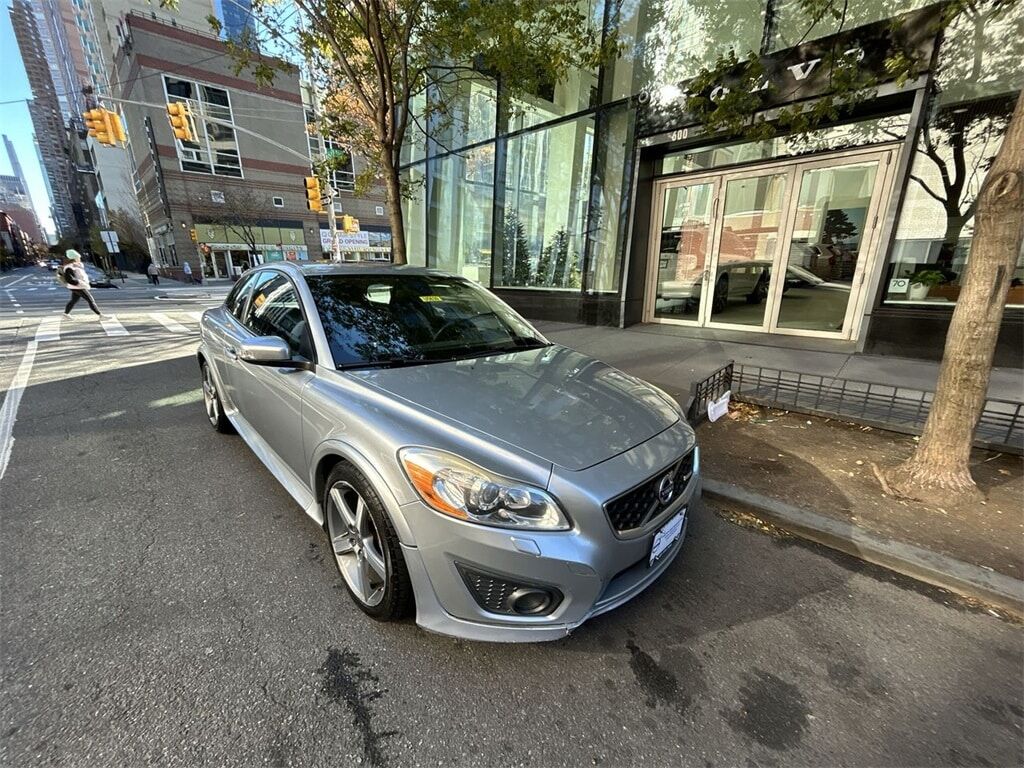 2011 VOLVO C30