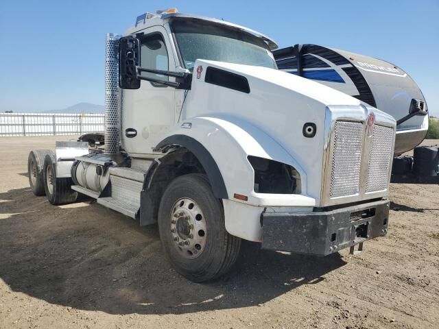 2019 KENWORTH T880