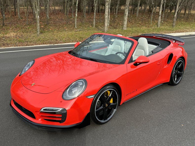 2016 PORSCHE 911