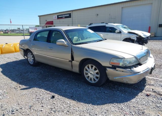 2009 LINCOLN Town Car
