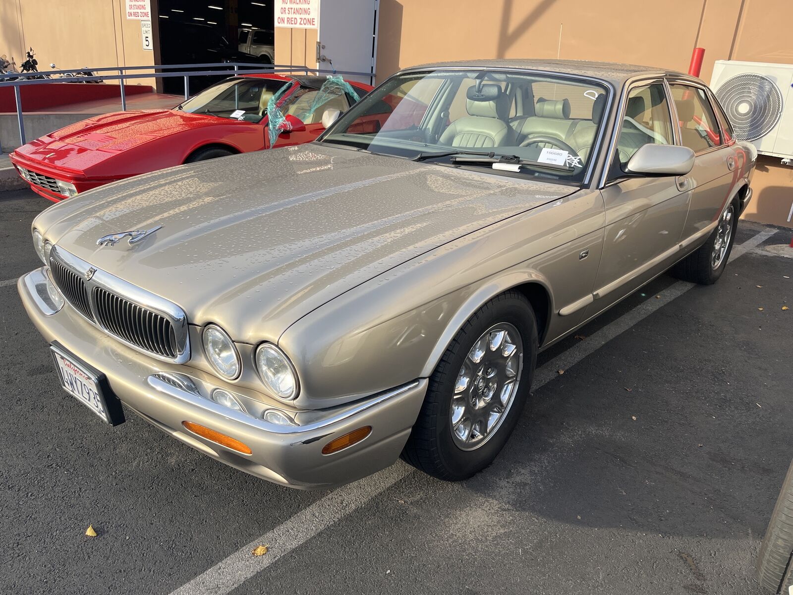 Jaguar XJ