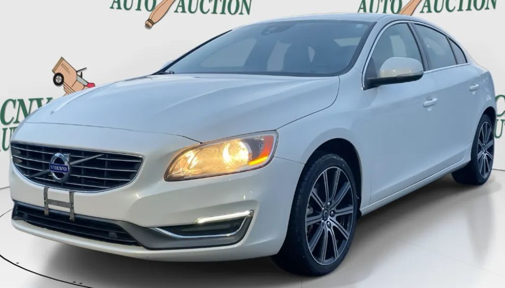 2016 VOLVO S60