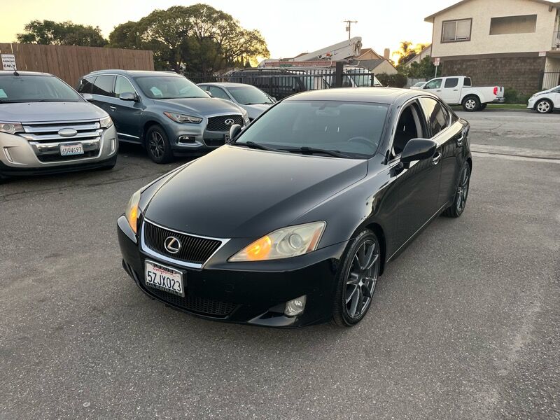 LEXUS