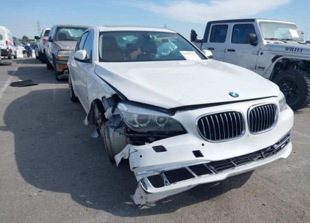 BMW 740i