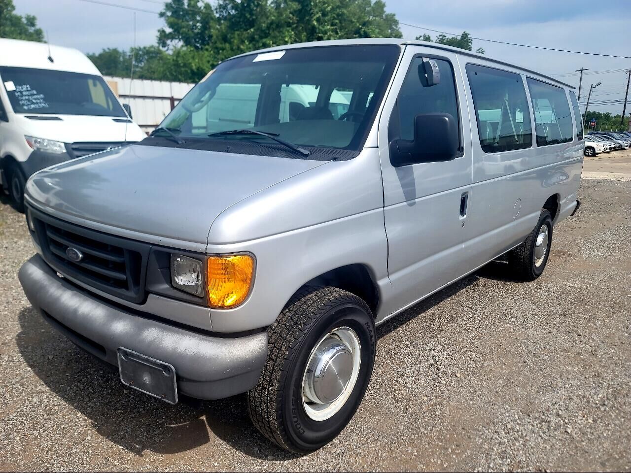 2005 FORD E-350