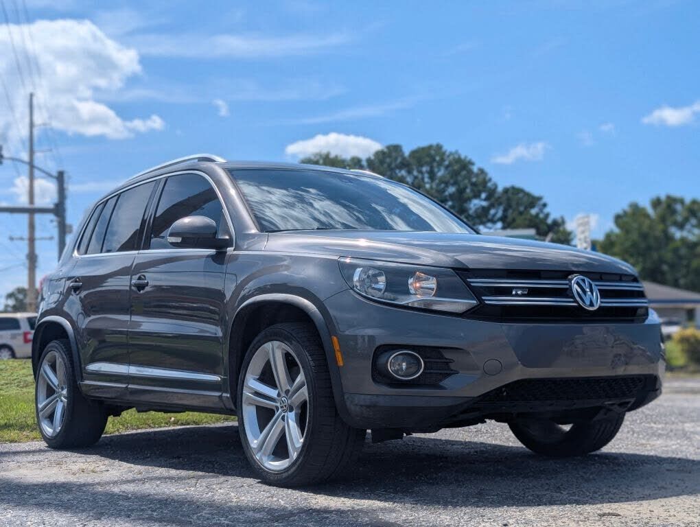 2016 VOLKSWAGEN Tiguan