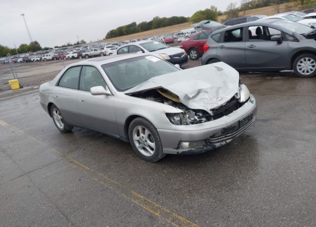 Lexus ES