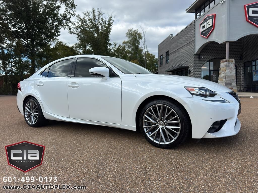 Lexus IS
