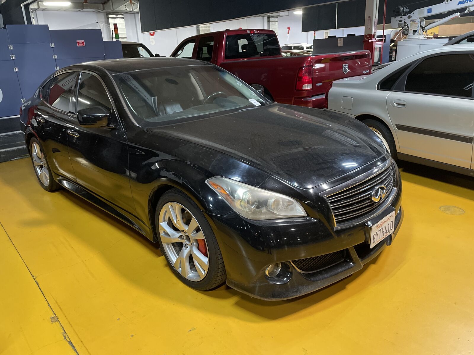 Infiniti M56