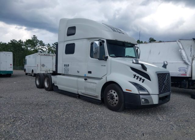 2021 VOLVO TRUCK VNL