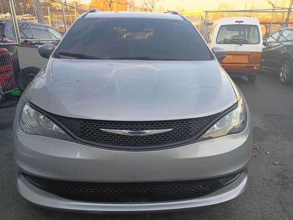 2021 CHRYSLER Voyager